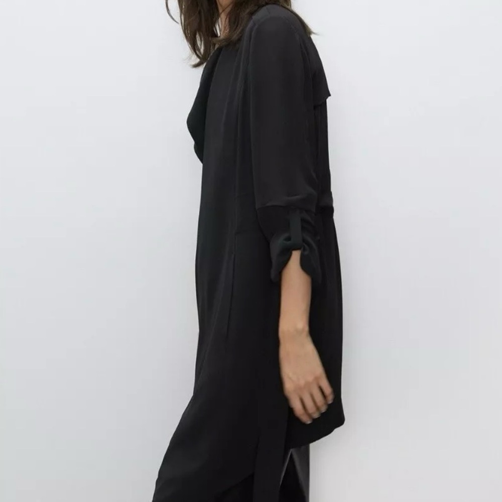 Aritzia Babaton - Flowy Trench Coat - Picture 4 of 15